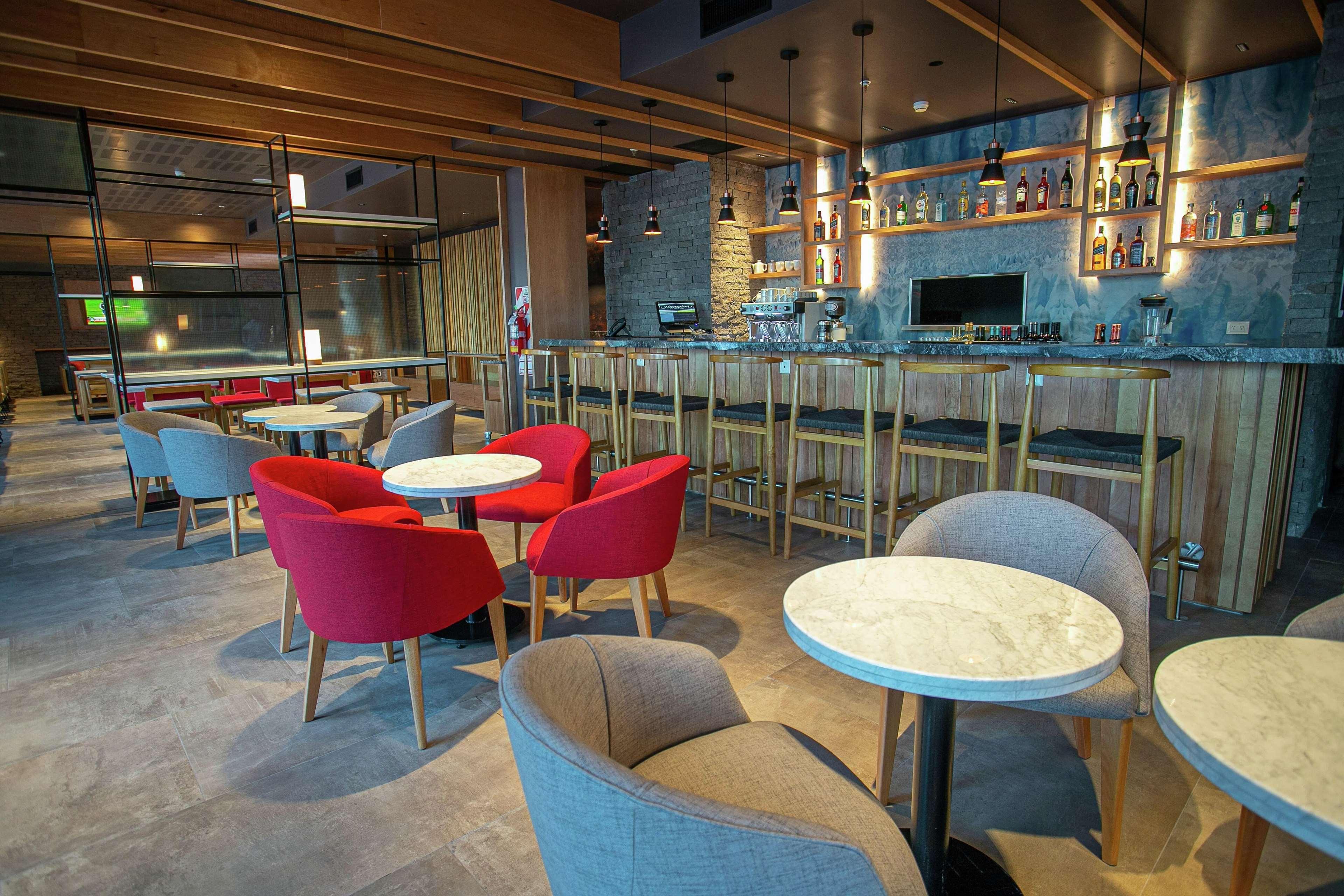Отель Hampton By Hilton Bariloche Экстерьер фото