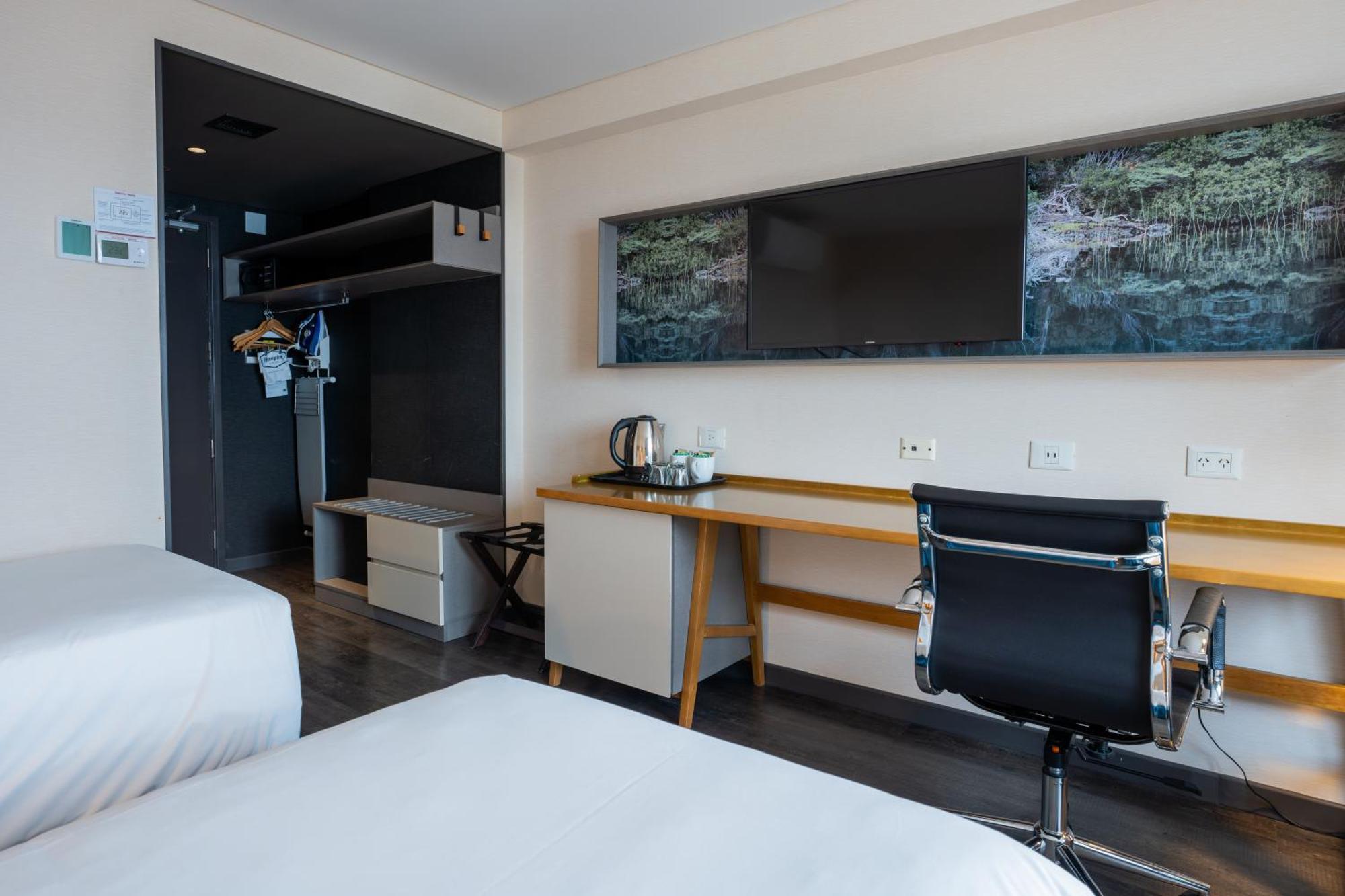 Отель Hampton By Hilton Bariloche Экстерьер фото