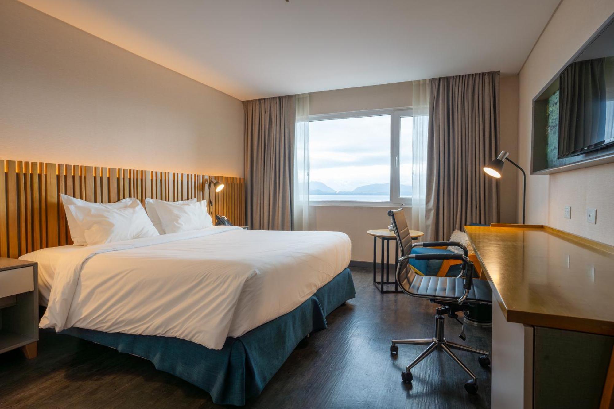 Отель Hampton By Hilton Bariloche Экстерьер фото