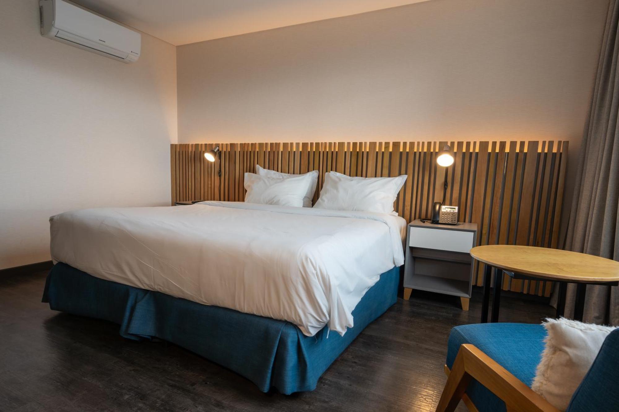 Отель Hampton By Hilton Bariloche Экстерьер фото