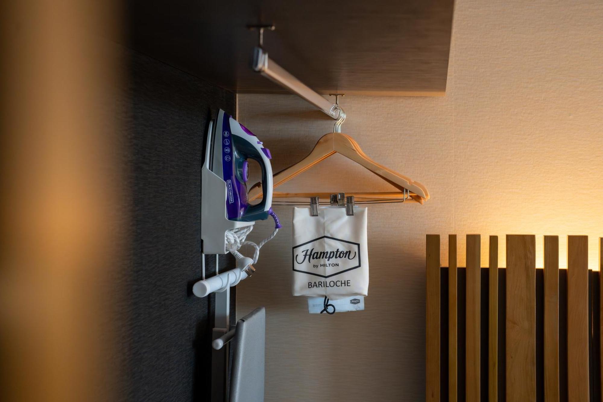 Отель Hampton By Hilton Bariloche Экстерьер фото