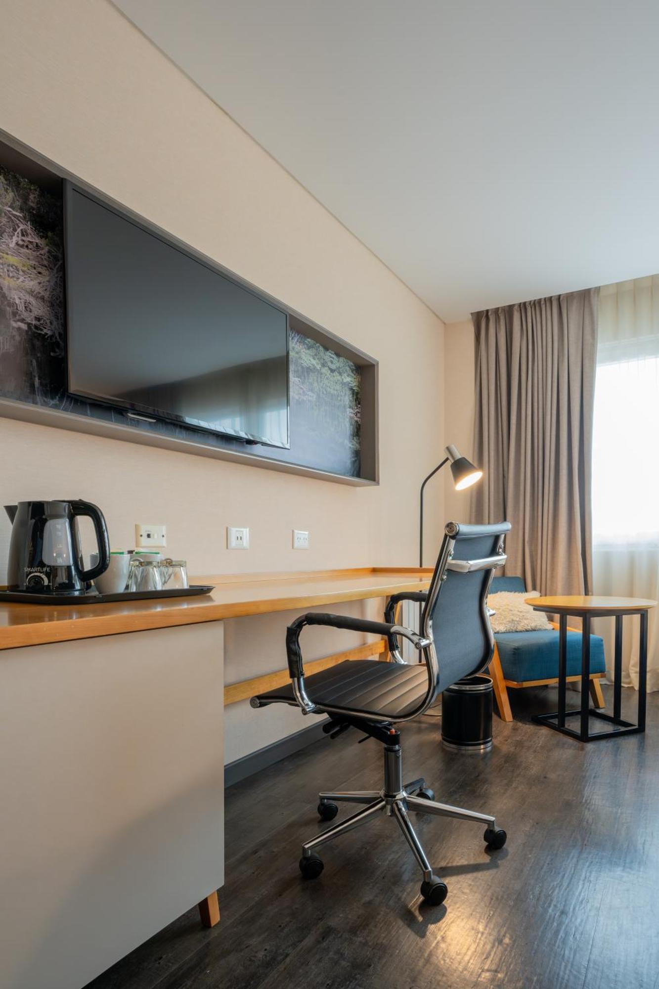 Отель Hampton By Hilton Bariloche Экстерьер фото