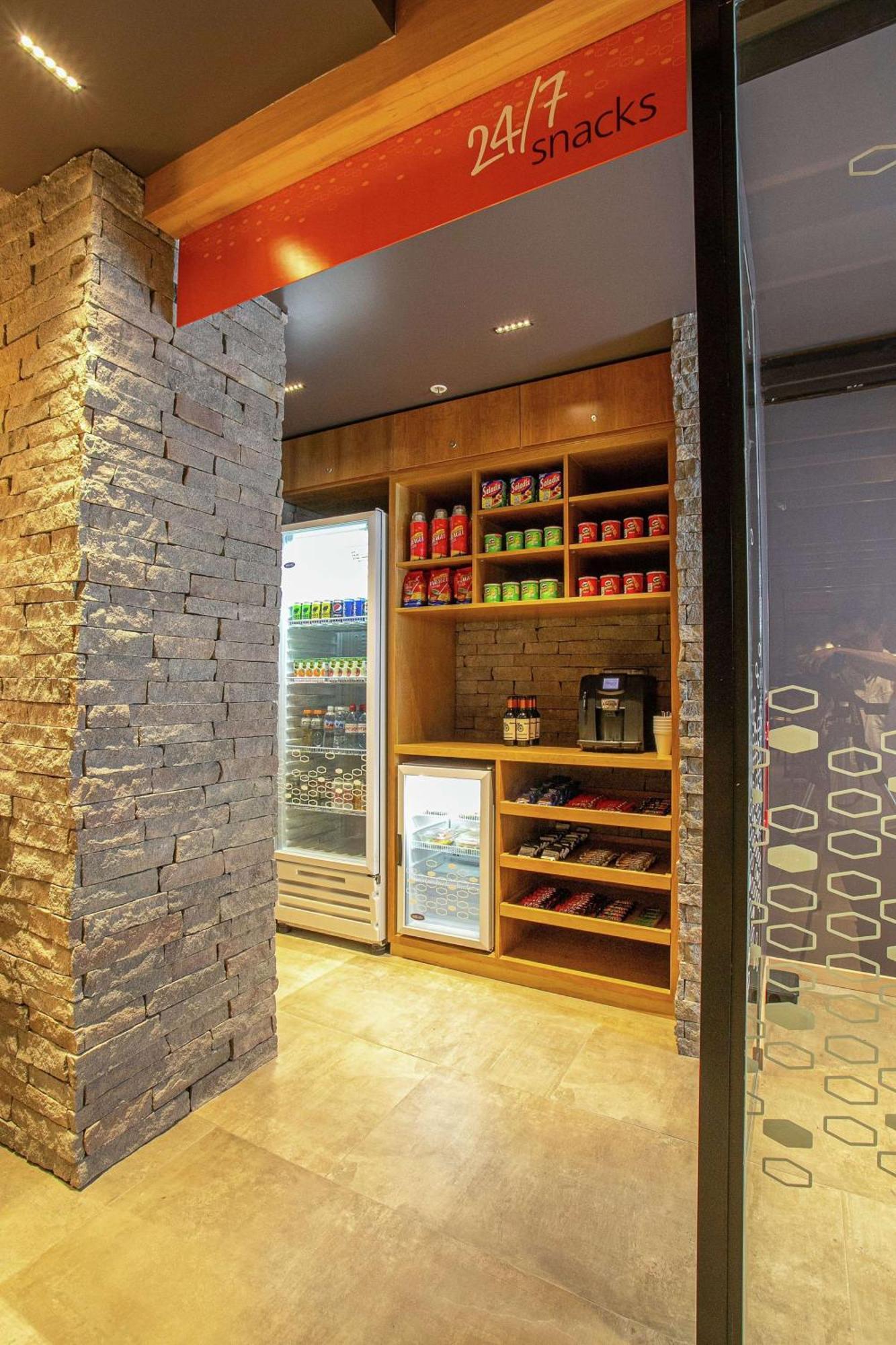 Отель Hampton By Hilton Bariloche Экстерьер фото